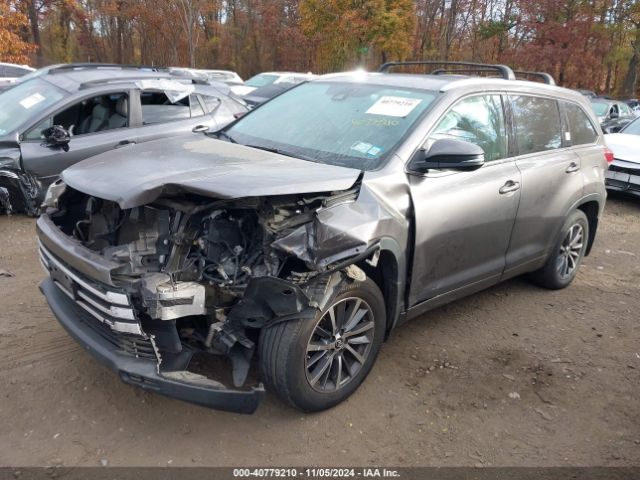 Photo 1 VIN: 5TDJZRFH8JS561217 - TOYOTA HIGHLANDER 