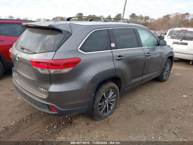 Photo 3 VIN: 5TDJZRFH8JS561217 - TOYOTA HIGHLANDER 