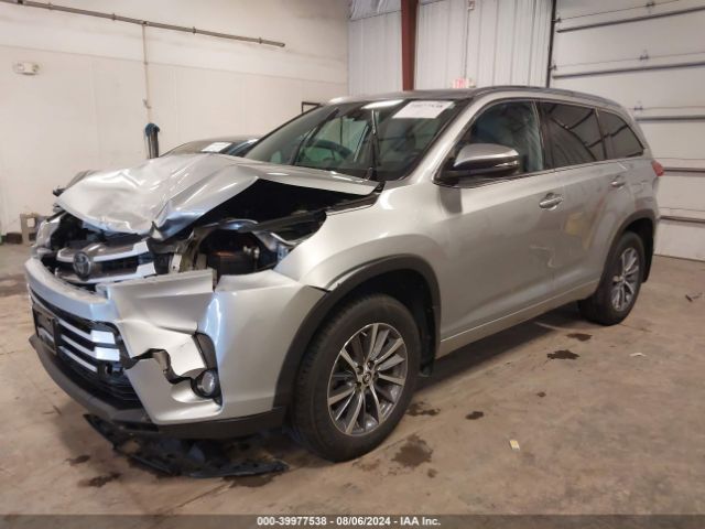 Photo 1 VIN: 5TDJZRFH8JS561864 - TOYOTA HIGHLANDER 