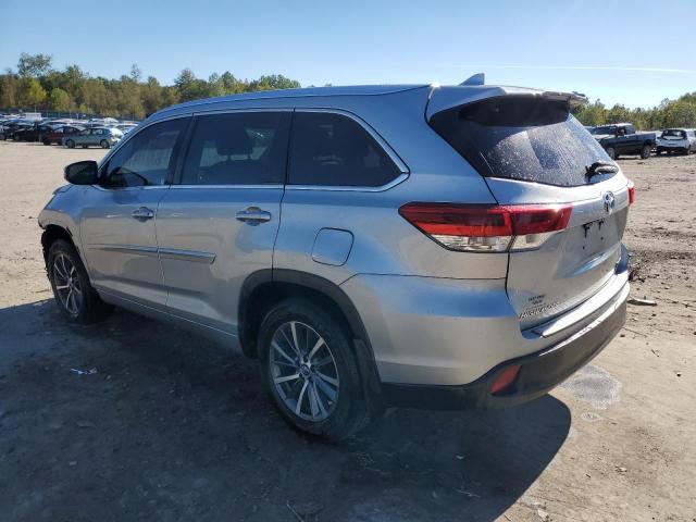 Photo 1 VIN: 5TDJZRFH8JS817226 - TOYOTA HIGHLANDER 