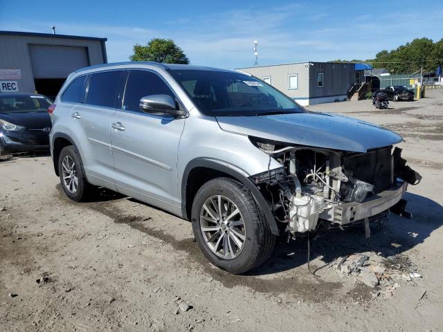 Photo 3 VIN: 5TDJZRFH8JS817226 - TOYOTA HIGHLANDER 