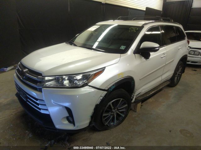 Photo 1 VIN: 5TDJZRFH8JS817372 - TOYOTA HIGHLANDER 