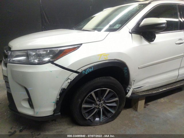 Photo 5 VIN: 5TDJZRFH8JS817372 - TOYOTA HIGHLANDER 