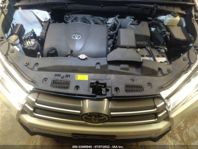 Photo 9 VIN: 5TDJZRFH8JS817372 - TOYOTA HIGHLANDER 