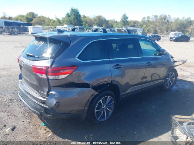 Photo 3 VIN: 5TDJZRFH8JS832714 - TOYOTA HIGHLANDER 