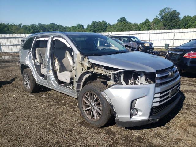 Photo 3 VIN: 5TDJZRFH8JS899345 - TOYOTA HIGHLANDER 