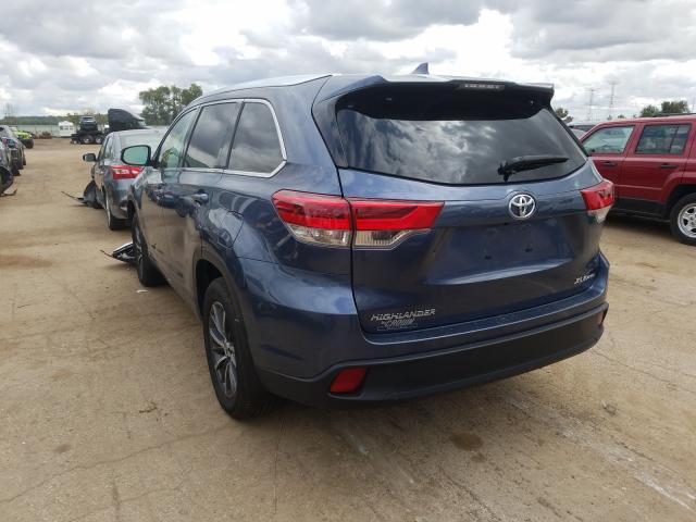 Photo 2 VIN: 5TDJZRFH8JS910831 - TOYOTA HIGHLANDER 