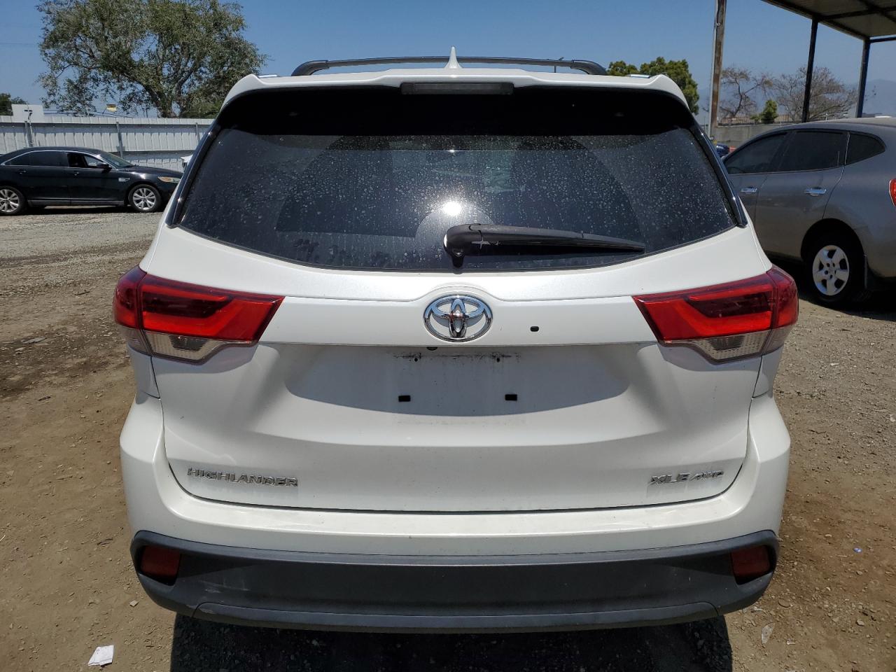 Photo 5 VIN: 5TDJZRFH8KS596888 - TOYOTA HIGHLANDER 