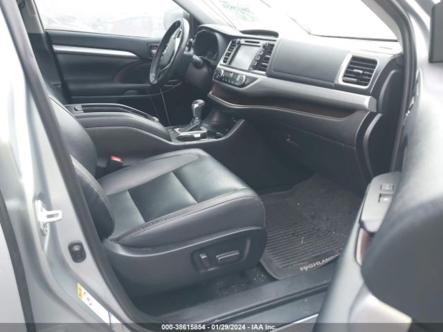 Photo 4 VIN: 5TDJZRFH8KS598057 - TOYOTA HIGHLANDER 