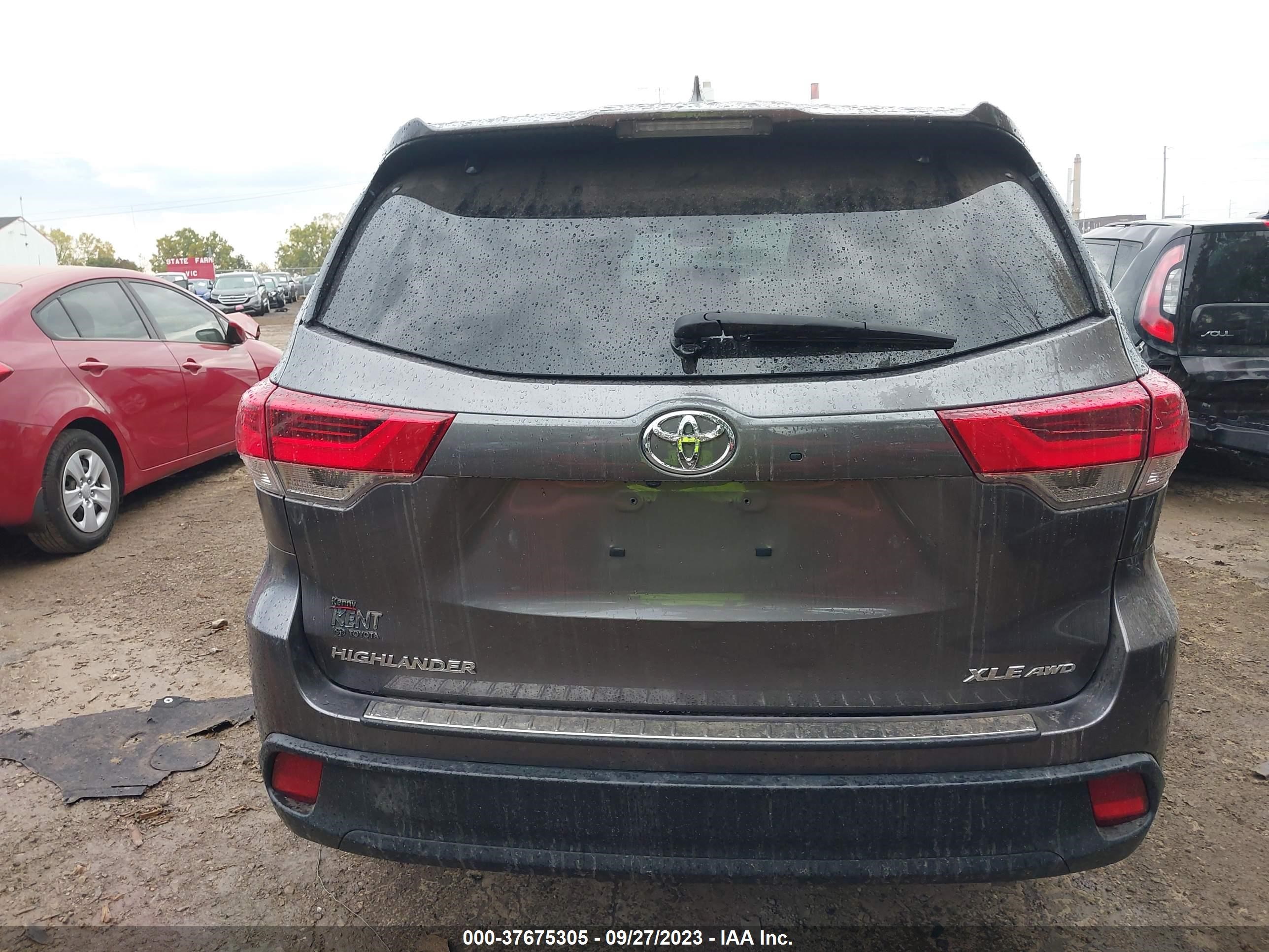 Photo 16 VIN: 5TDJZRFH8KS612748 - TOYOTA HIGHLANDER 