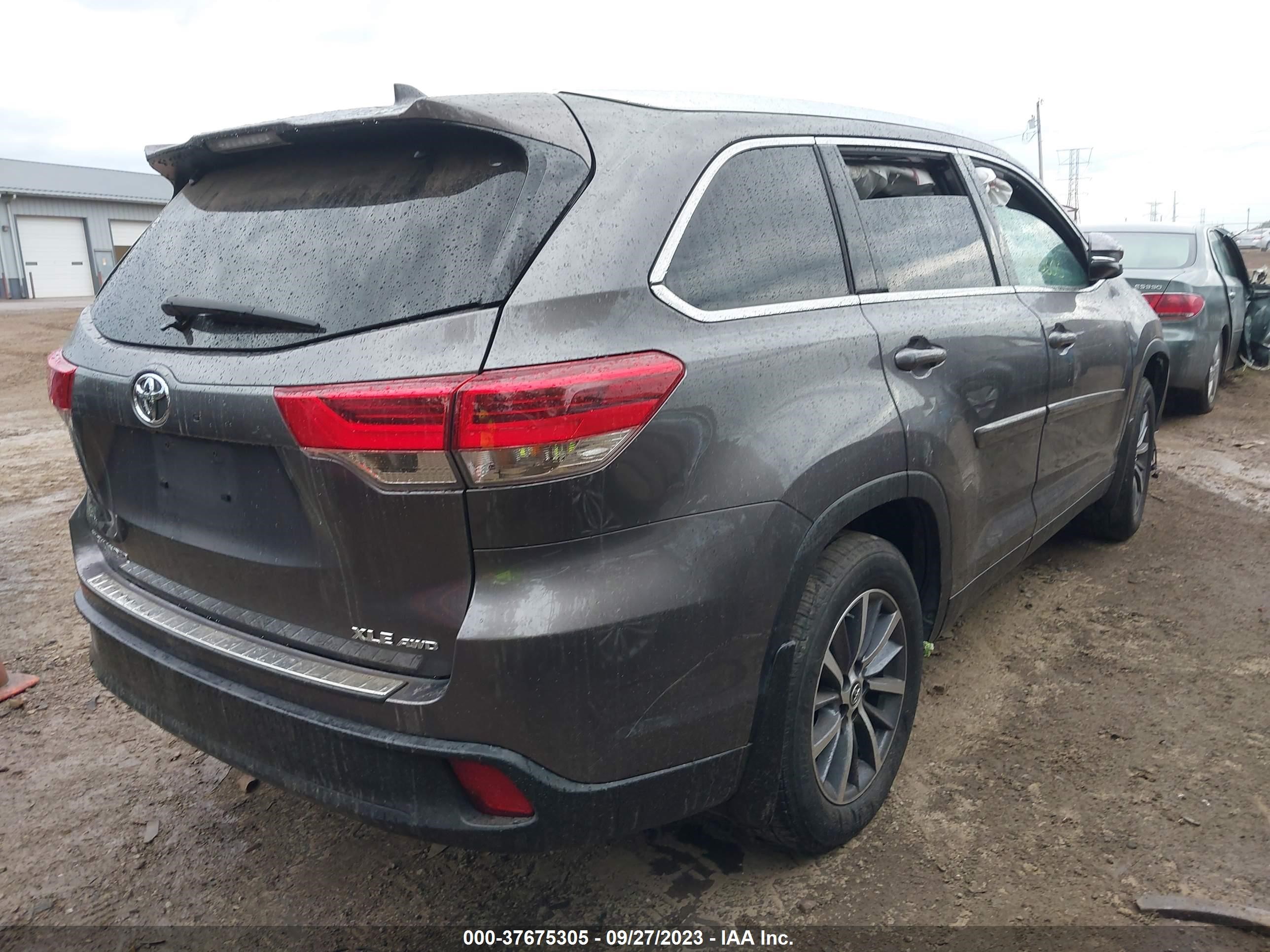 Photo 3 VIN: 5TDJZRFH8KS612748 - TOYOTA HIGHLANDER 