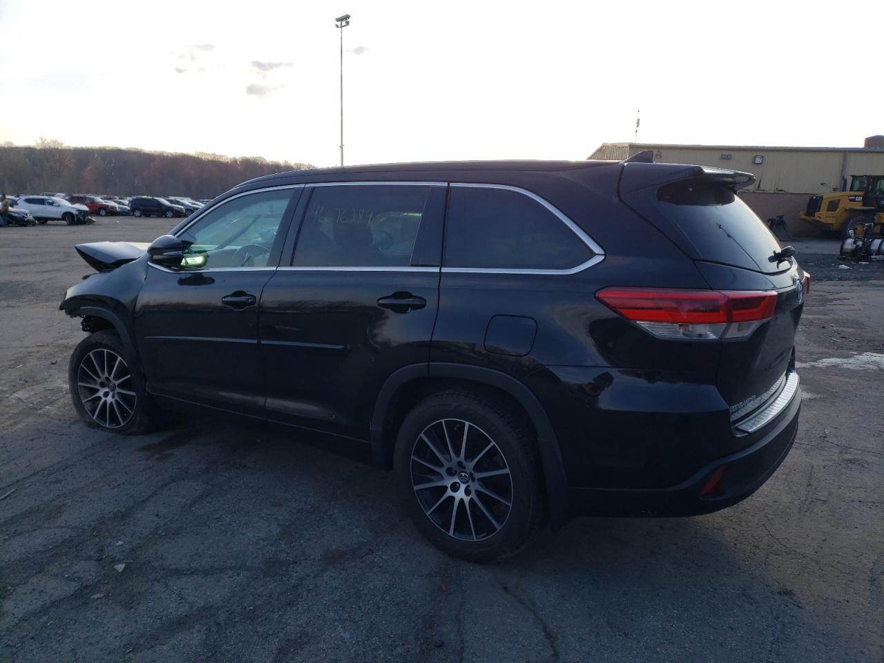 Photo 1 VIN: 5TDJZRFH9HS371968 - TOYOTA HIGHLANDER 