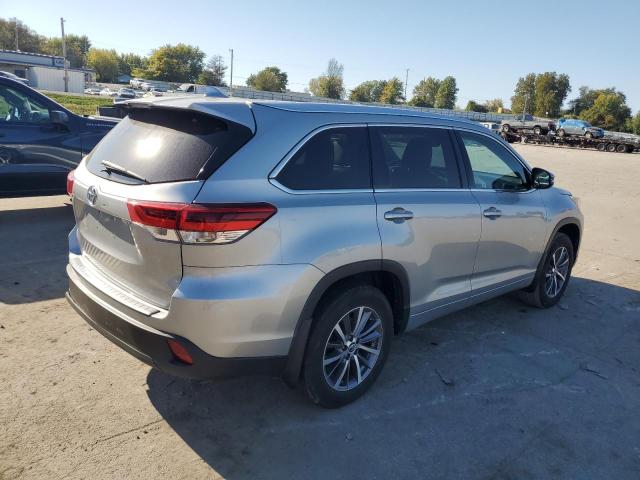 Photo 2 VIN: 5TDJZRFH9HS379410 - TOYOTA HIGHLANDER 