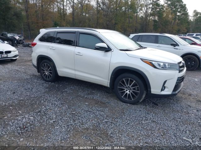 Photo 0 VIN: 5TDJZRFH9HS471732 - TOYOTA HIGHLANDER 