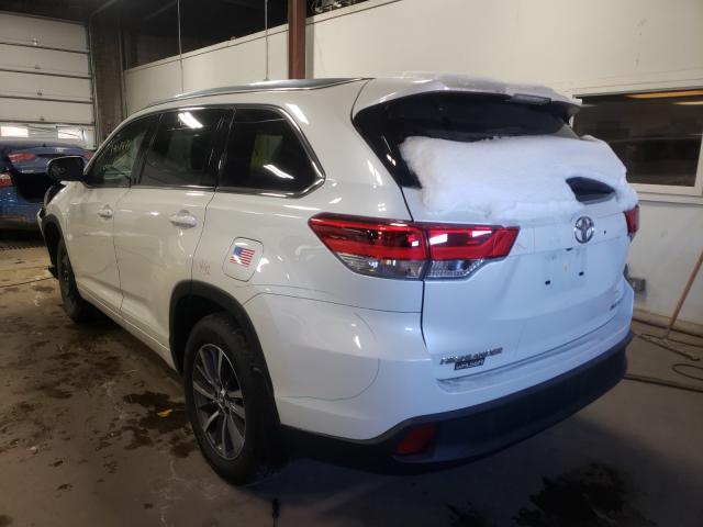 Photo 2 VIN: 5TDJZRFH9JS527643 - TOYOTA HIGHLANDER 