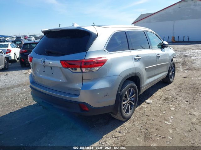 Photo 3 VIN: 5TDJZRFH9JS531580 - TOYOTA HIGHLANDER 