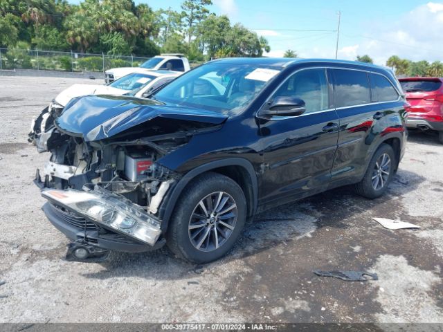 Photo 1 VIN: 5TDJZRFH9JS532597 - TOYOTA HIGHLANDER 