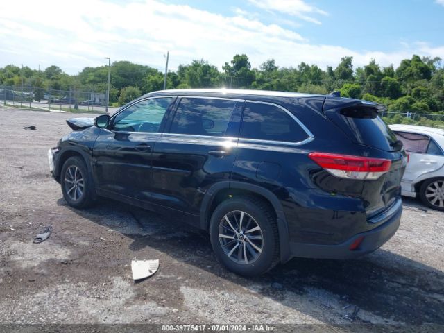 Photo 2 VIN: 5TDJZRFH9JS532597 - TOYOTA HIGHLANDER 