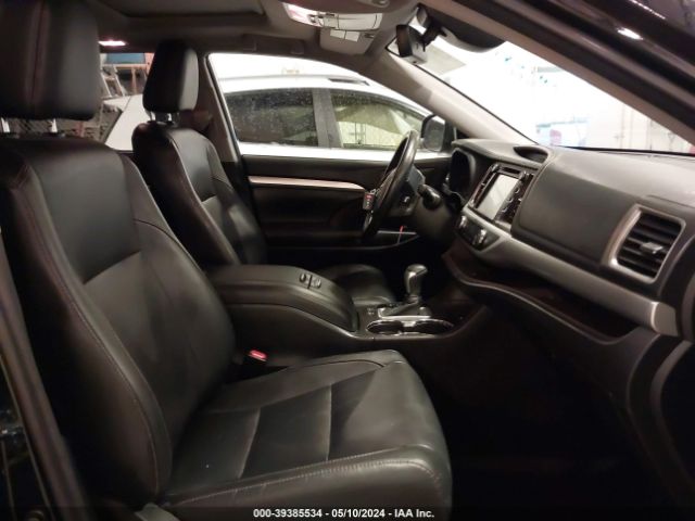 Photo 4 VIN: 5TDJZRFH9JS535676 - TOYOTA HIGHLANDER 