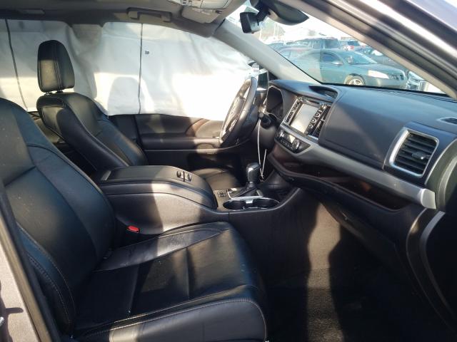 Photo 4 VIN: 5TDJZRFH9JS539131 - TOYOTA HIGHLANDER 