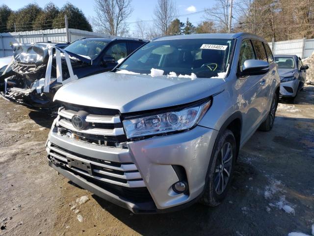 Photo 1 VIN: 5TDJZRFH9JS548735 - TOYOTA HIGHLANDER 