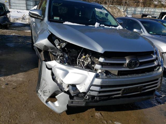 Photo 8 VIN: 5TDJZRFH9JS548735 - TOYOTA HIGHLANDER 