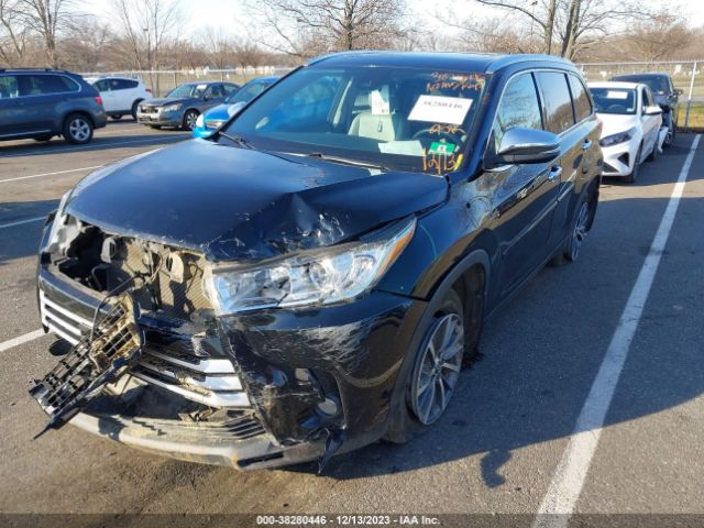 Photo 1 VIN: 5TDJZRFH9JS548945 - TOYOTA HIGHLANDER 