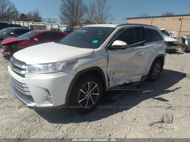 Photo 1 VIN: 5TDJZRFH9JS556026 - TOYOTA HIGHLANDER 