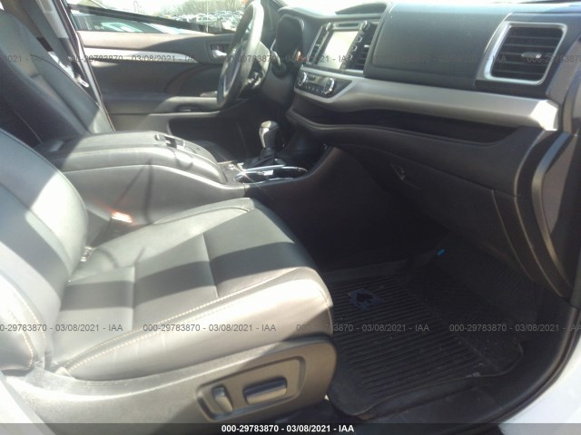 Photo 4 VIN: 5TDJZRFH9JS556026 - TOYOTA HIGHLANDER 