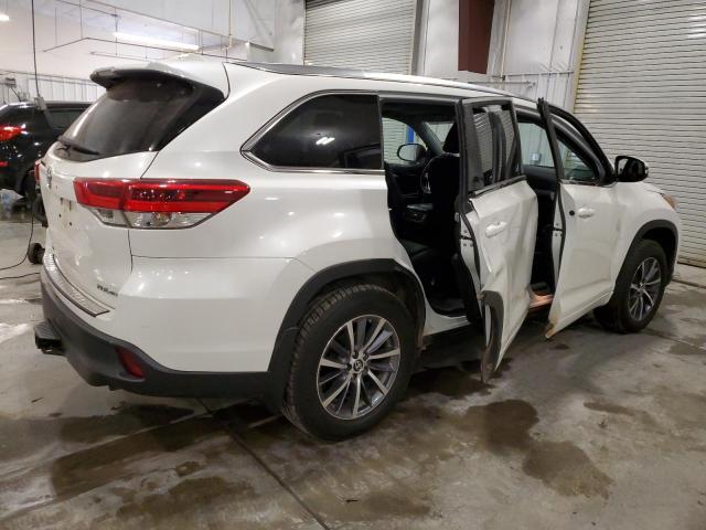 Photo 2 VIN: 5TDJZRFH9JS558343 - TOYOTA HIGHLANDER 