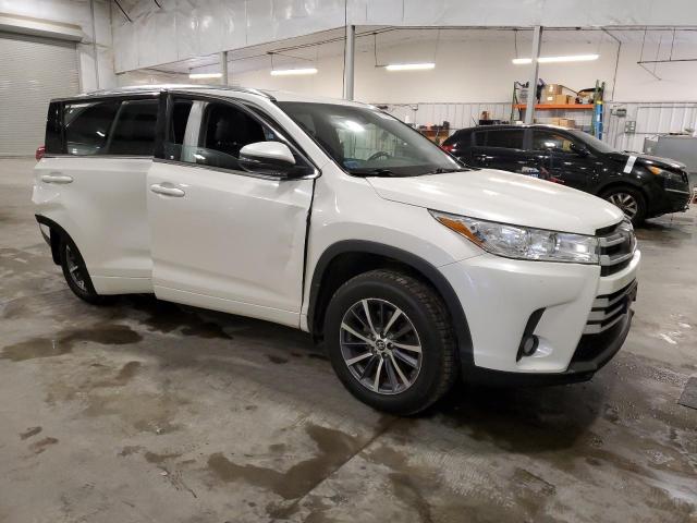 Photo 3 VIN: 5TDJZRFH9JS558343 - TOYOTA HIGHLANDER 