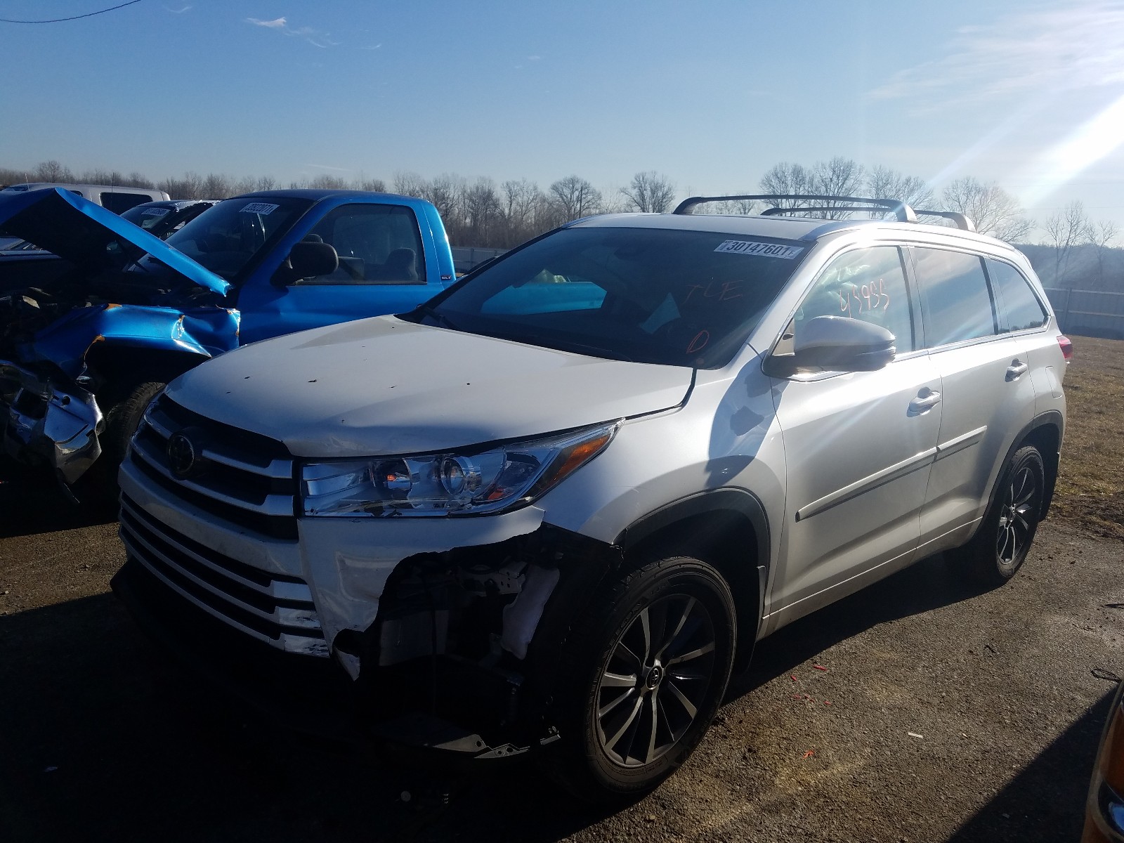 Photo 1 VIN: 5TDJZRFH9JS808633 - TOYOTA HIGHLANDER 