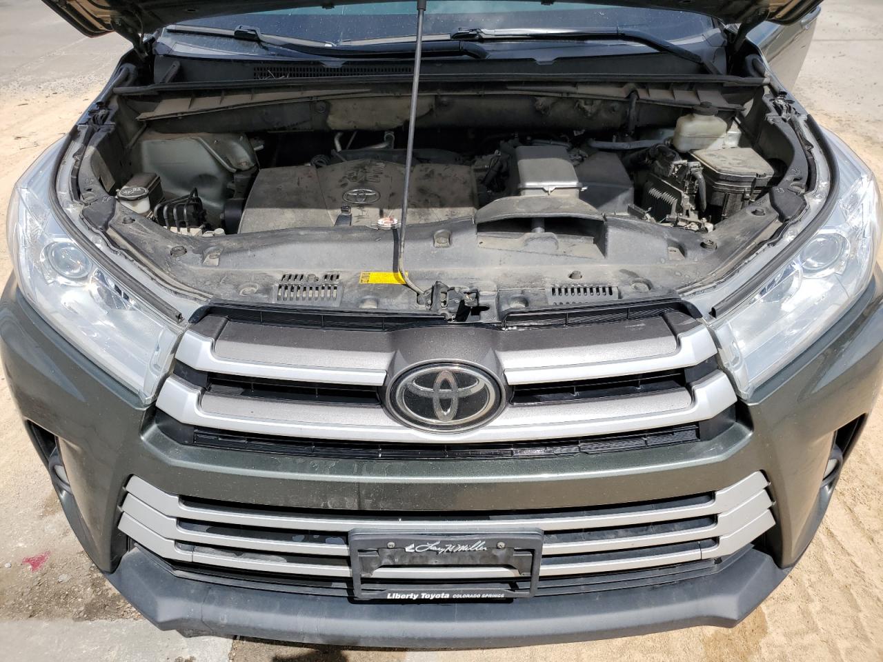 Photo 11 VIN: 5TDJZRFH9JS810446 - TOYOTA HIGHLANDER 