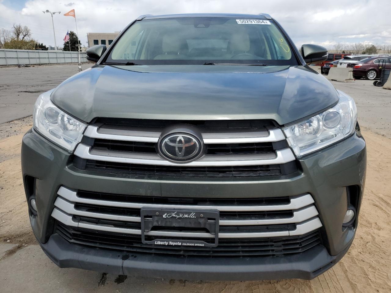 Photo 4 VIN: 5TDJZRFH9JS810446 - TOYOTA HIGHLANDER 