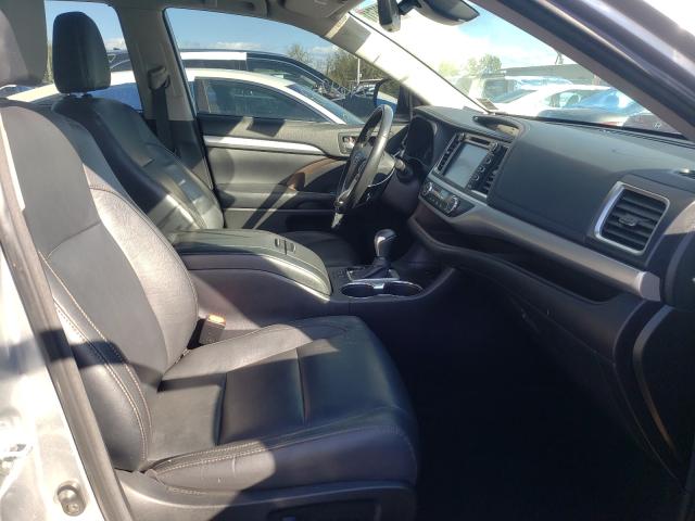 Photo 4 VIN: 5TDJZRFH9JS810706 - TOYOTA HIGHLANDER 