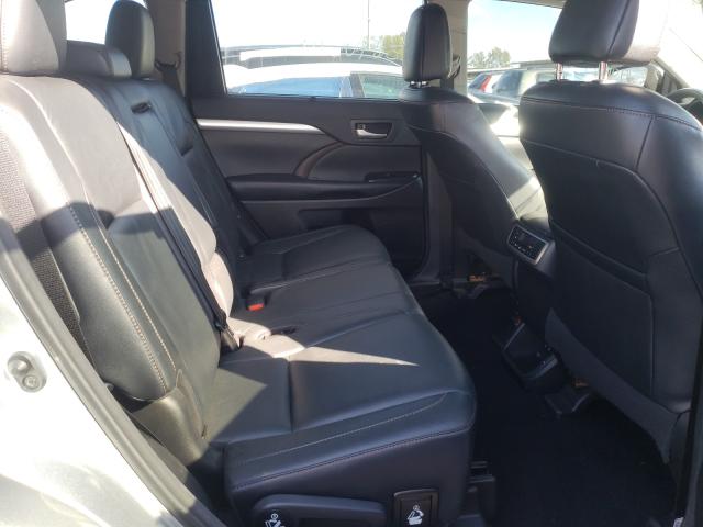 Photo 5 VIN: 5TDJZRFH9JS810706 - TOYOTA HIGHLANDER 