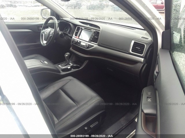 Photo 4 VIN: 5TDJZRFH9JS813167 - TOYOTA HIGHLANDER 