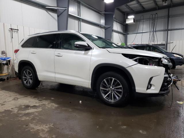 Photo 3 VIN: 5TDJZRFH9JS820331 - TOYOTA HIGHLANDER 