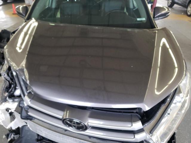 Photo 11 VIN: 5TDJZRFH9JS836237 - TOYOTA HIGHLANDER 