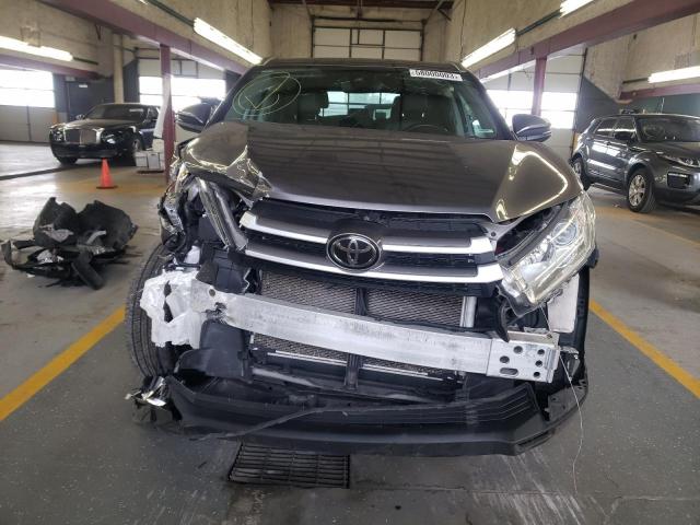 Photo 4 VIN: 5TDJZRFH9JS836237 - TOYOTA HIGHLANDER 