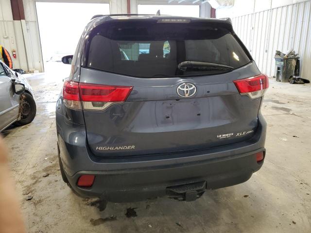 Photo 5 VIN: 5TDJZRFH9JS867892 - TOYOTA HIGHLANDER 