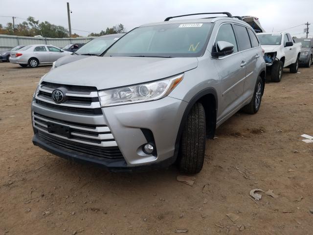 Photo 1 VIN: 5TDJZRFH9JS871425 - TOYOTA HIGHLANDER 