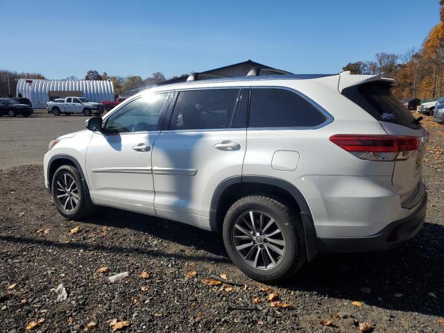 Photo 1 VIN: 5TDJZRFH9JS885311 - TOYOTA HIGHLANDER 