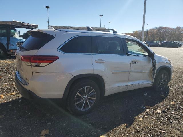 Photo 2 VIN: 5TDJZRFH9JS885311 - TOYOTA HIGHLANDER 