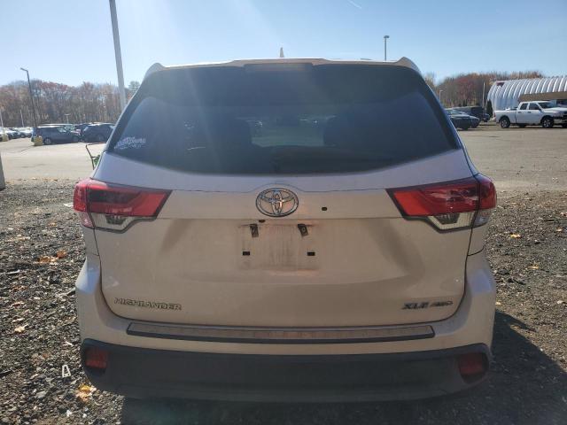 Photo 5 VIN: 5TDJZRFH9JS885311 - TOYOTA HIGHLANDER 