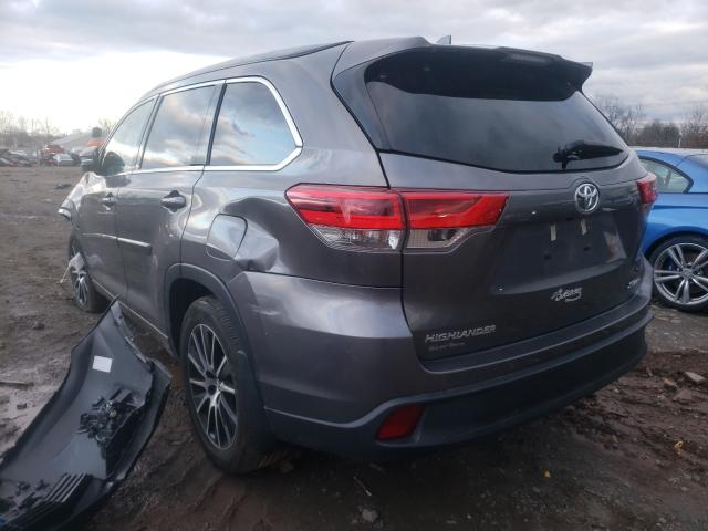 Photo 2 VIN: 5TDJZRFH9JS897393 - TOYOTA HIGHLANDER 