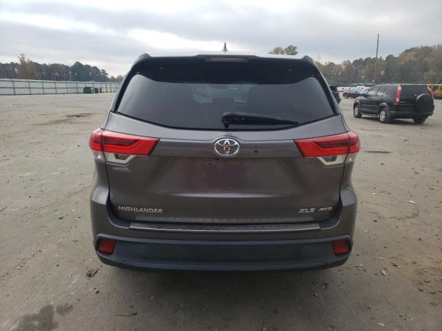 Photo 5 VIN: 5TDJZRFH9JS898334 - TOYOTA HIGHLANDER 