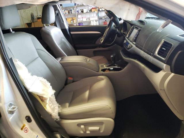 Photo 4 VIN: 5TDJZRFH9KS622561 - TOYOTA HIGHLANDER 