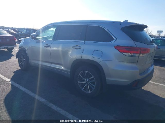 Photo 2 VIN: 5TDJZRFHXJS532902 - TOYOTA HIGHLANDER 