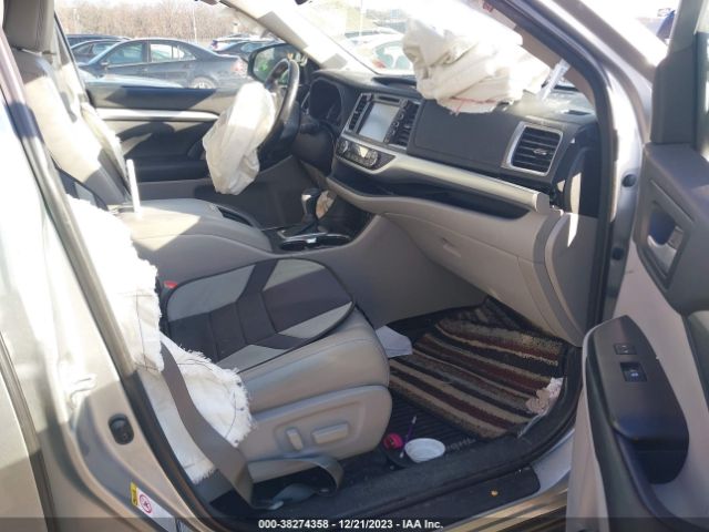 Photo 4 VIN: 5TDJZRFHXJS532902 - TOYOTA HIGHLANDER 